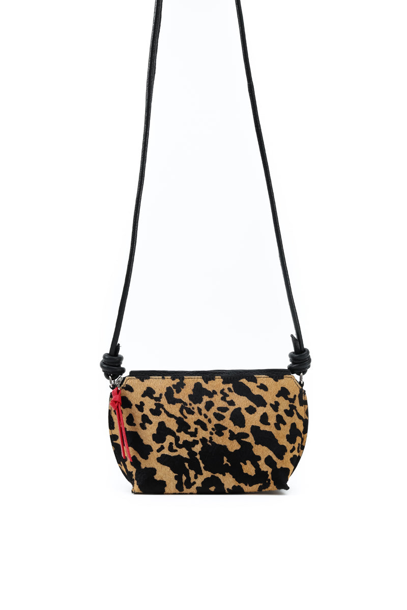 Cartera Lia &lt;br/&gt; Negra con pelo manchas