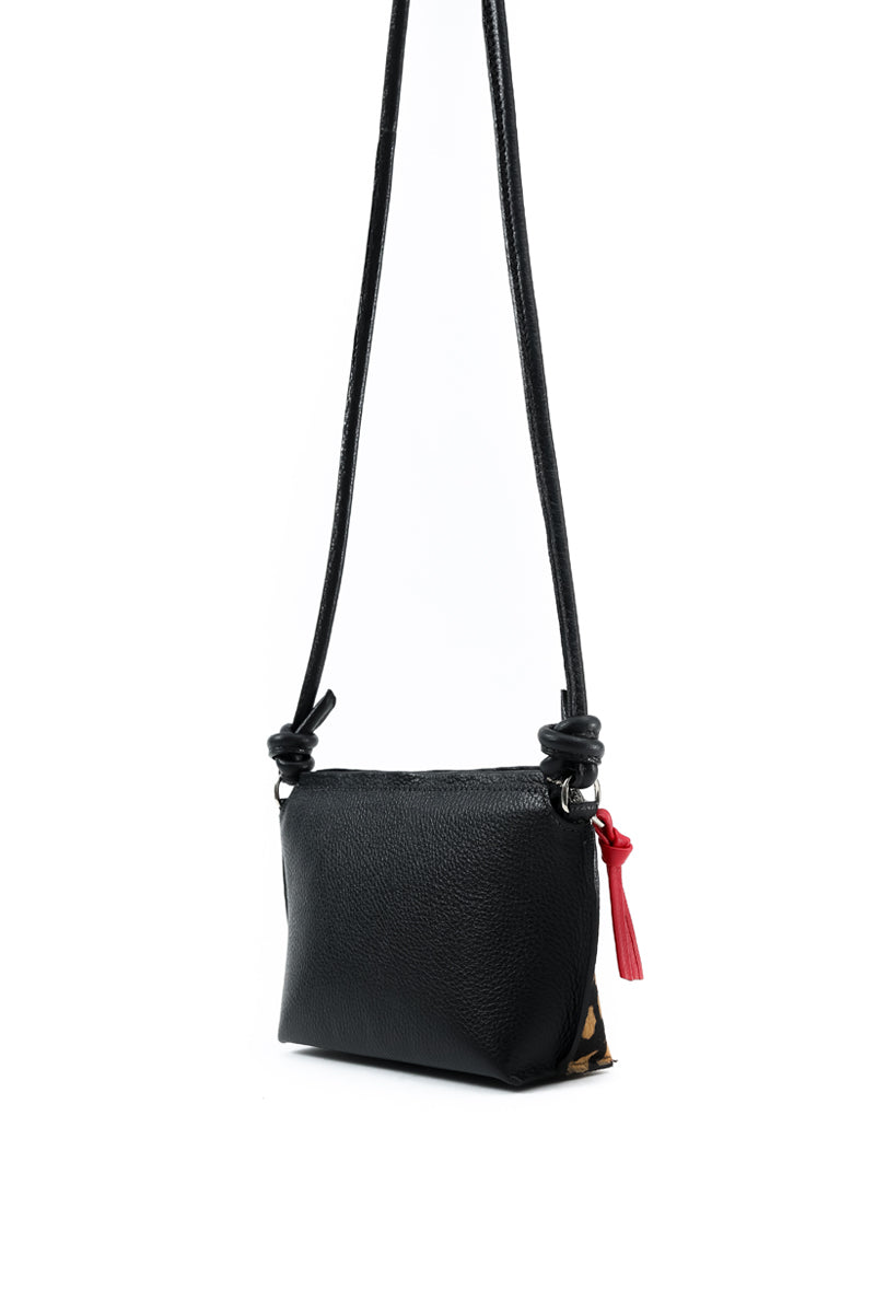 Cartera Lia <br/> Negra con pelo manchas